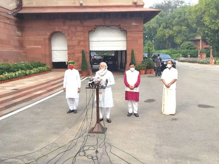 Live Update : संसद का मानसून सत्र की हुई शुरुआत, पीएम मोदी ने कही ये बड़ी बात