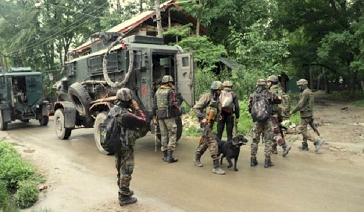 J&K: बालाकोट में बीजेपी  नेता के घर पर आतंकीयों ने की  फायरिंग, सुरक्षाबलों ने इलाके में की घेराबंदी