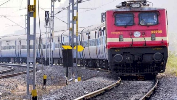 Indian Railway ने दी यात्रियों को राहत, त्यौहार में चलाने जा राही है 24 स्पेशल ट्रेनें, जल्द कर लें बुकिंग