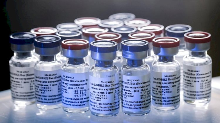 Coronavirus Vaccine को लेकर आई बुरी खबर, टीके के ट्रायल में शामिल एक वालंटिअर की अचानक मौत