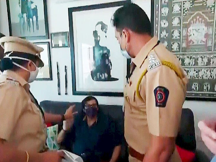 पुलिस ने किया अर्नब गोस्वामी को गिरफ्तार, मारपीट का लगा आरोप, भाजपा बोली- इमरजेंसी के दिन याद आ गए