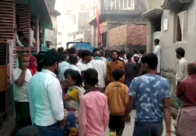 यूपी: कुशीनगर में पटाखे के गोदाम में विस्फोट, 4 लोगों की मौत