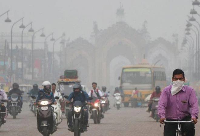 Delhi Pollution : प्रदूषण से दिल्ली की हालत हुई खभरा, गैस चैंबर में हुई तब्दील, AQI पहुंचा 400 के पार