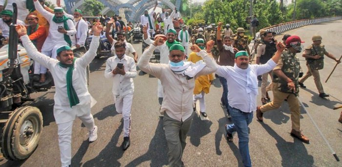  Farmers Protest : दिल्ली में किसानों का हल्ला बोल, घर से राशन-बिस्तर लेकर निकले, ड्रोन से रखी जा रही नजर