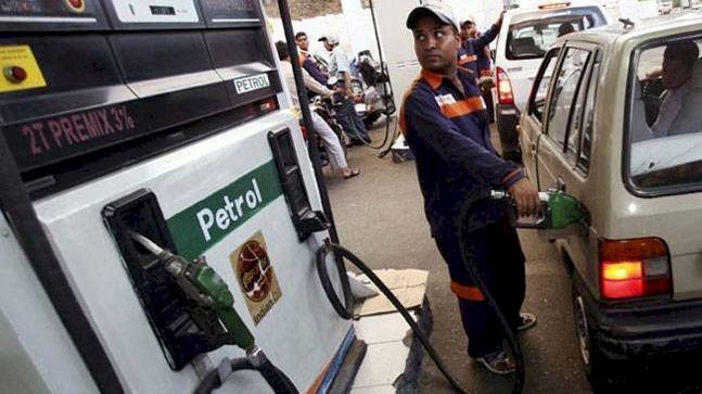 Petrol-Diesel Price: आज जानिए आपके शहर में कितना बढ़ गया पेट्रोल डीजल का रेट, यहां मिलेगी पूरी जानकारी