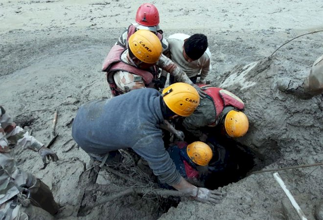 Uttarakhand Flood :  उत्तराखंड में आई तबाही के बाद, तपोवन टनल में भरा पानी, रेस्क्यू ऑपरेशन रुका