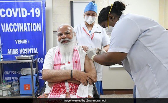 Coronavirus Vaccine : वैक्सीनेशन अभियान का दूसरा चरण, पीएम मोदी ने ली पहली डोज, कही ये बड़ी बात