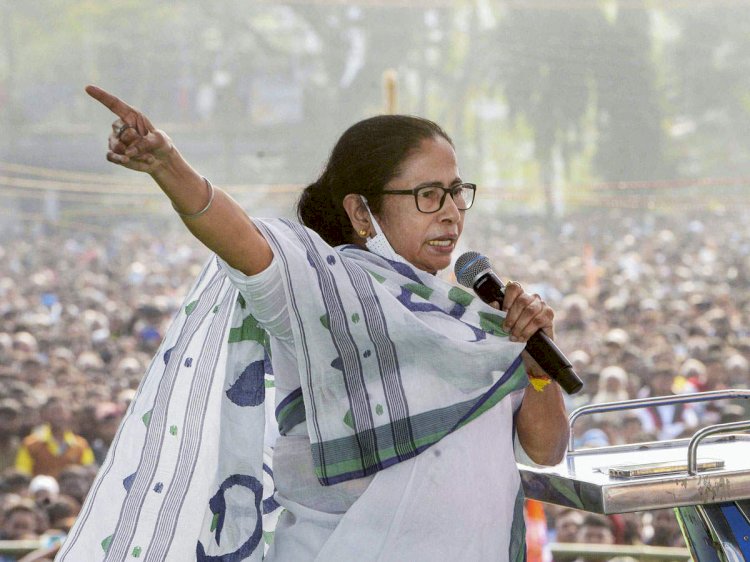 West Bengal Election 2021 : अपने बयानों को लेकर ममता की बढ़ी मुसीबत, चुनाव आयोग ने भेजा नोटिस