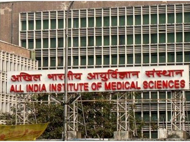 बड़ी खबर : दिल्ली AIIMS के 35 डॉक्टर कोरोना पॉजिटिव पाए गए, सभी वैक्सीन की दोनों डोज लगवा चुके थे 