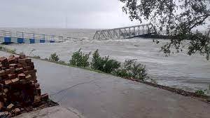  Cyclone Yaas का तांडव, बंगाल के हल्दिया पोर्ट में घुसा पानी, ओडिशा में तूफानी बारिश