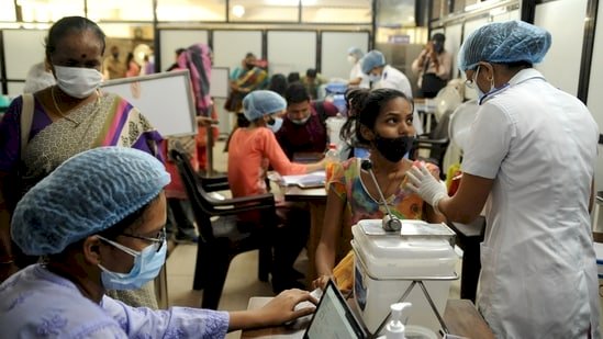 Coronavirus Third Wave : भारत में कोरोना की तीसरी लहर की आहट, 13 राज्‍यों में बढ़ा संक्रमण का खतरा