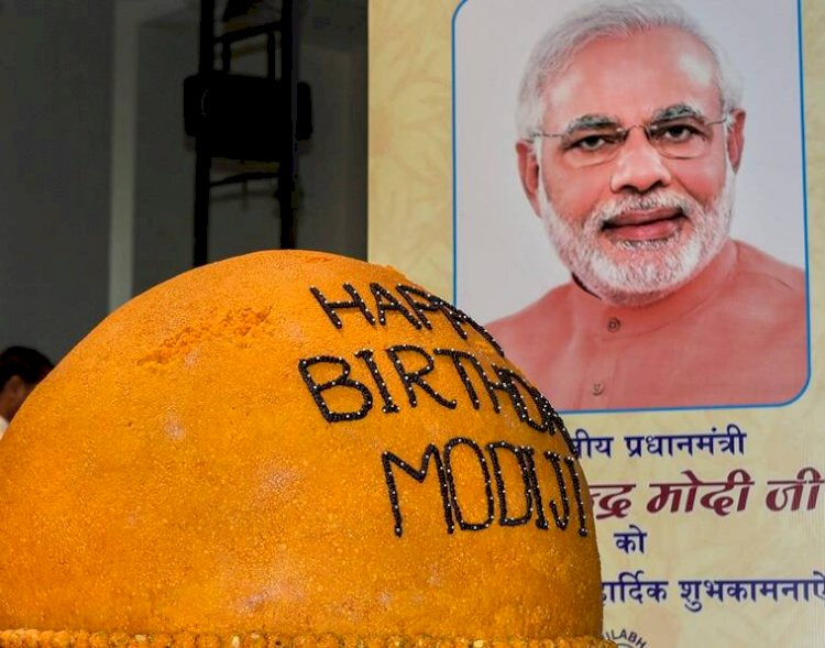 #PMNarendraModiBirthday : 71वां जन्मदिन मना रहे हैं PM मोदी, राष्ट्रपति ने दी बधाई, कही ये बात..